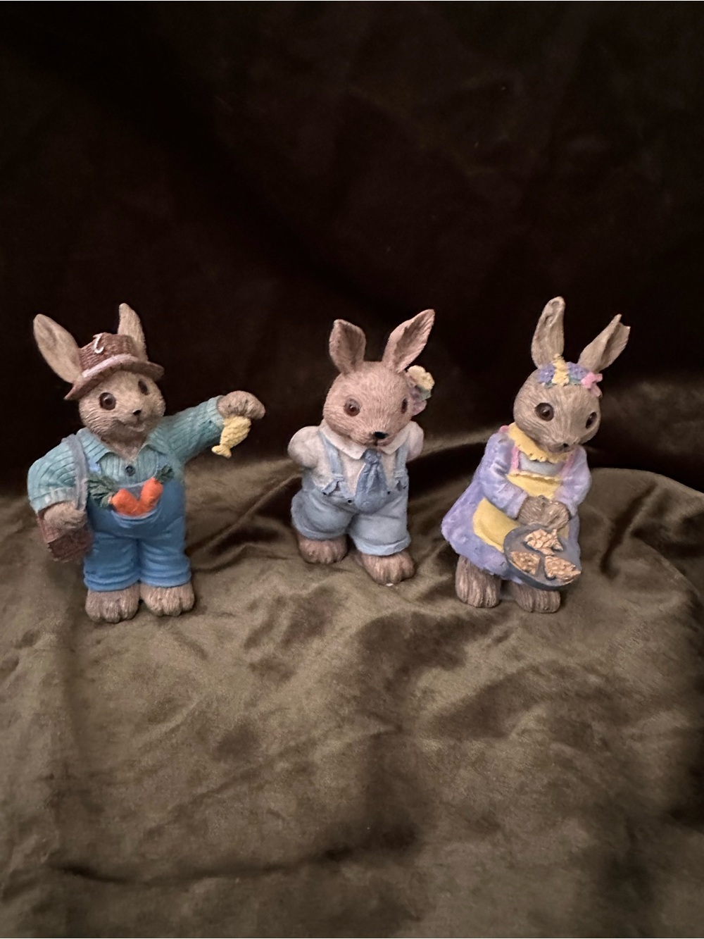 Mervyns vintage rabbit trio figurines